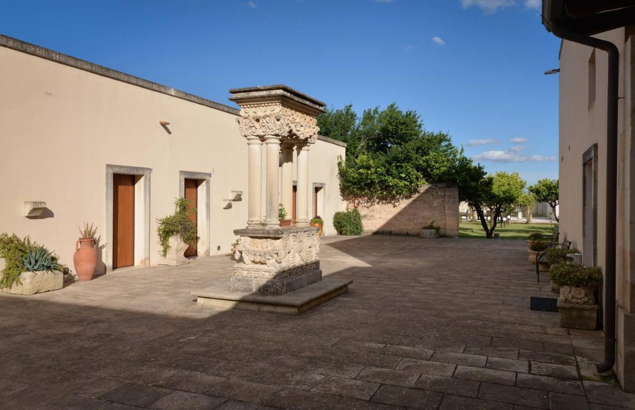 Masseria Li Campi Cavallino di Lecce Exterior photo
