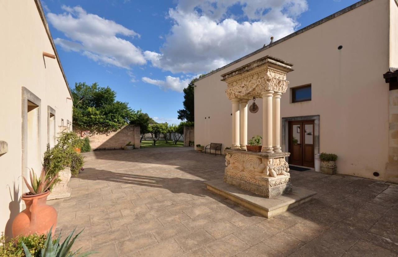 Masseria Li Campi Hotel Cavallino di Lecce Exterior photo